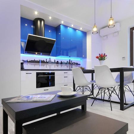 Bulwary Wislane P&O Serviced Apartments With Ac Warsawa Bagian luar foto