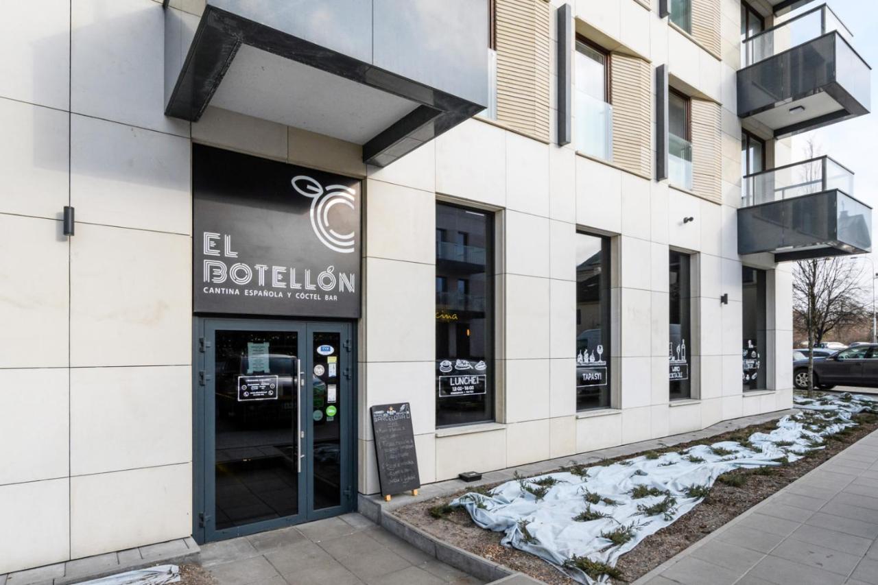Bulwary Wislane P&O Serviced Apartments With Ac Warsawa Bagian luar foto