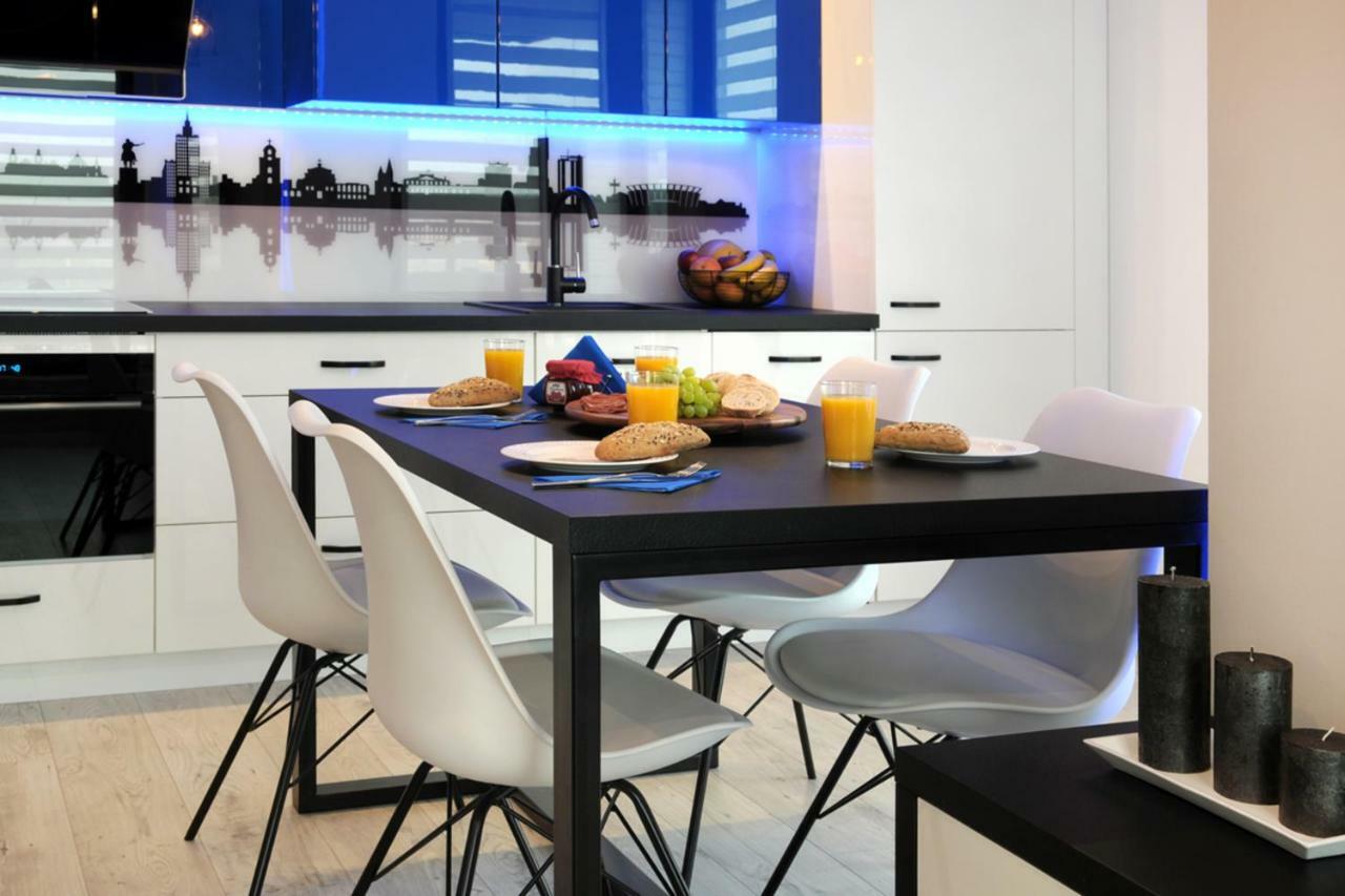 Bulwary Wislane P&O Serviced Apartments With Ac Warsawa Bagian luar foto