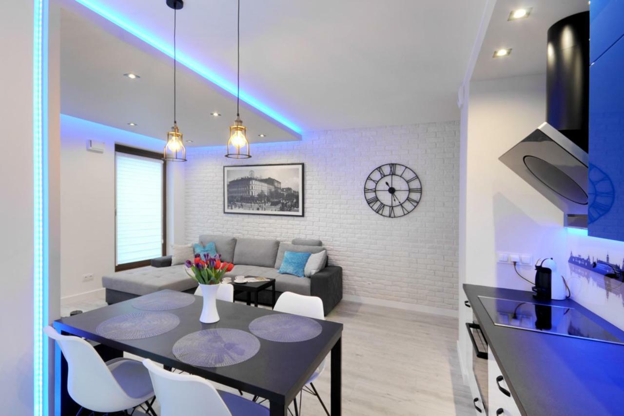 Bulwary Wislane P&O Serviced Apartments With Ac Warsawa Bagian luar foto
