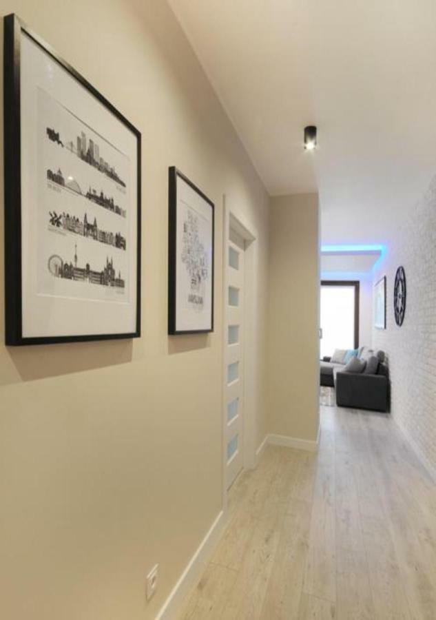 Bulwary Wislane P&O Serviced Apartments With Ac Warsawa Bagian luar foto