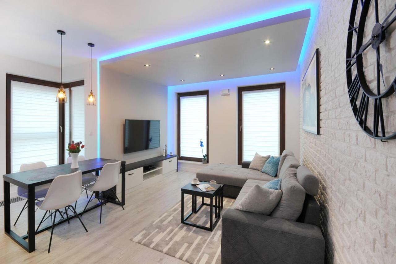 Bulwary Wislane P&O Serviced Apartments With Ac Warsawa Bagian luar foto