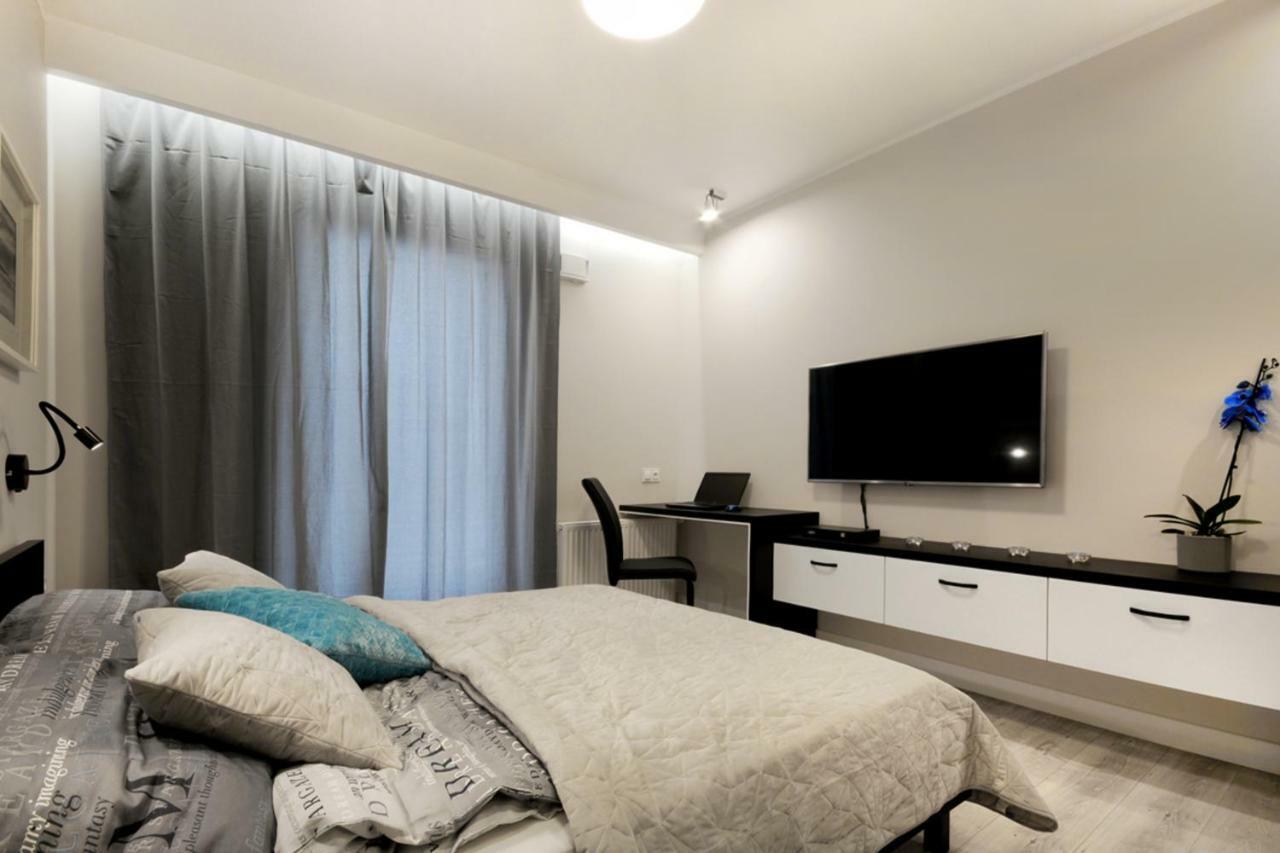 Bulwary Wislane P&O Serviced Apartments With Ac Warsawa Bagian luar foto